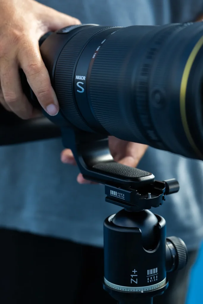 NIKKOR Z 120-300mm f/2.8 TC statiivijalg Arca-Swiss kuulpeal