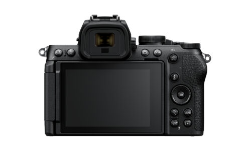 Nikon Z50II kere – kompaktne ja võimas hübriidkaamera APS-C sensoriga, mis toetab 4K UHD videosalvestust.