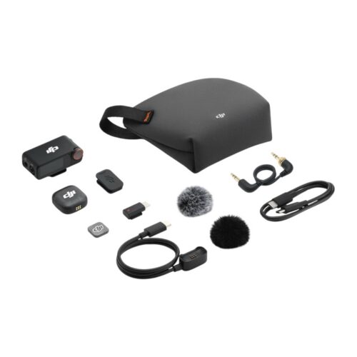 DJI Mic 3 juhtmevaba mikrofon. Pildil on kõik komplekti kuuluvad tooted ja tarvikud.