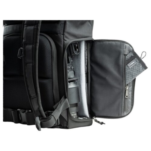 ThinkTank FocusPoint 22L I Hybrid RollTop Backpack – seljakotil on all küljel avatav osa, kust pääseb fototehnikale ligi