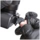 Fotograafi kindad Vallerret Tinden Photography Glove keeran-statiivikruvi-kinnas-käes