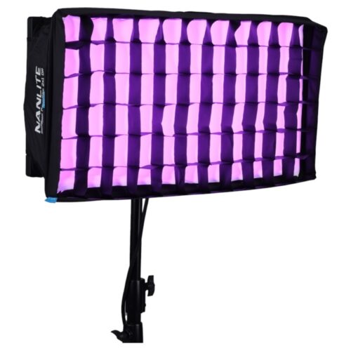 Nanlite PavoSlim 120C RGBWW LED Panel — roosa valgus gridiga