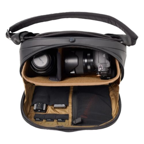Gomatic Peter McKinnon Everyday Slingbag 8L pealt vaates Fujifilm kotis
