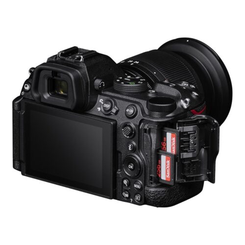 Nikon Z5II mälukaardipesad