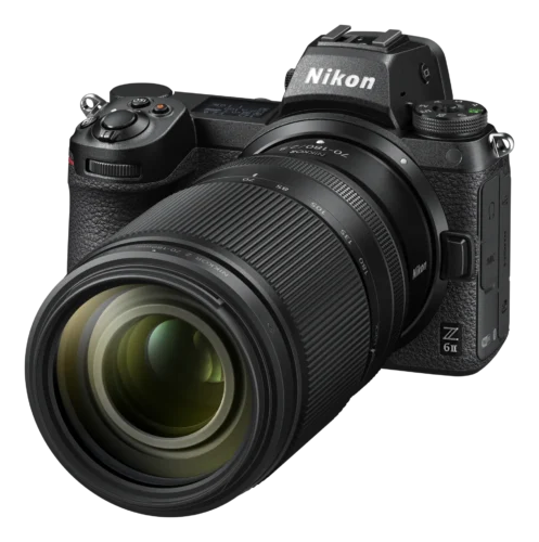 NIKKOR Z 70-180mm f/2.8 objektiiv Nikon Z6 II kaameral, näidates objektiivi proportsioone ja kasutusvalmidust.