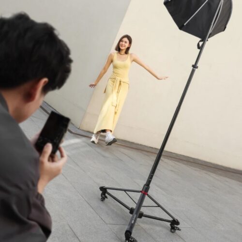 Ulanzi AT-05 2 m tugev kokkupandav valgustistatiiv rattad all