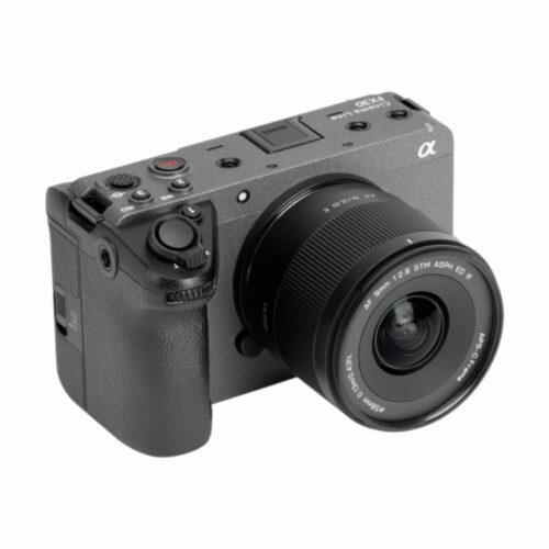 Viltrox AF 9mm F/2.8 Air Sony E APS-C objektiiv Sony kaamera ees