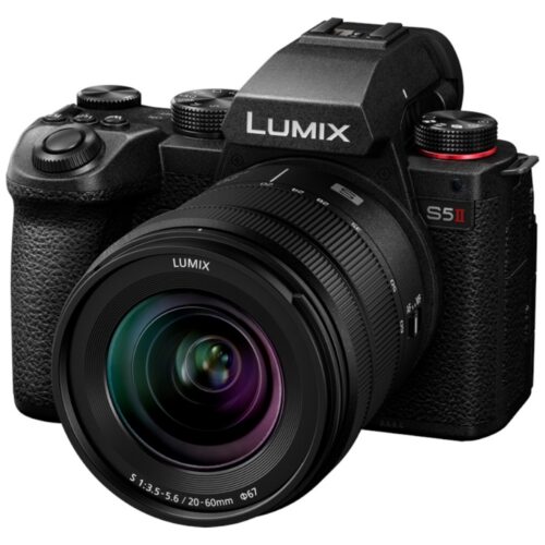 Panasonic Lumix S5M2 20-60mm kit eest küljelt vaade