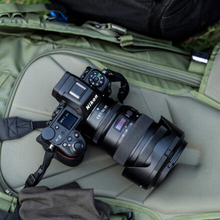 Nikon Z kaamera objektiiviga