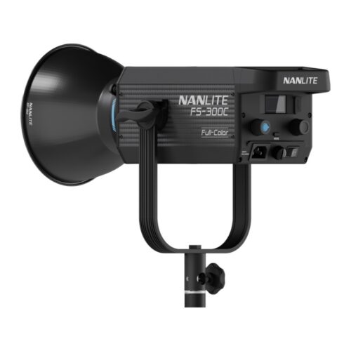 Nanlite FS-300C LED RGBW Spot Light küljelt reflektoriga