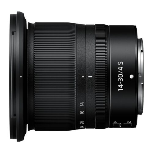 NIKKOR Z 14-30mm f/4 S küljelt vaade