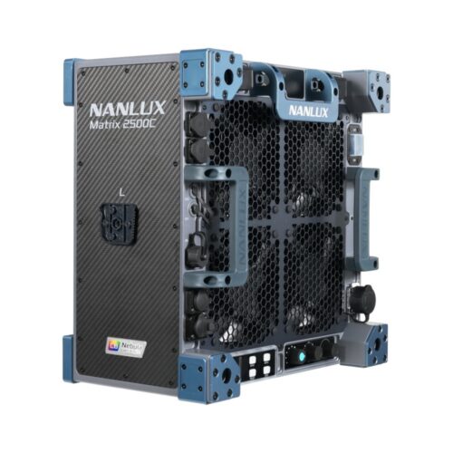 Nanlux Evoke Matrix 2500C Full-color Multi-Source Spot Light Kit in Flight Case tagant vaade