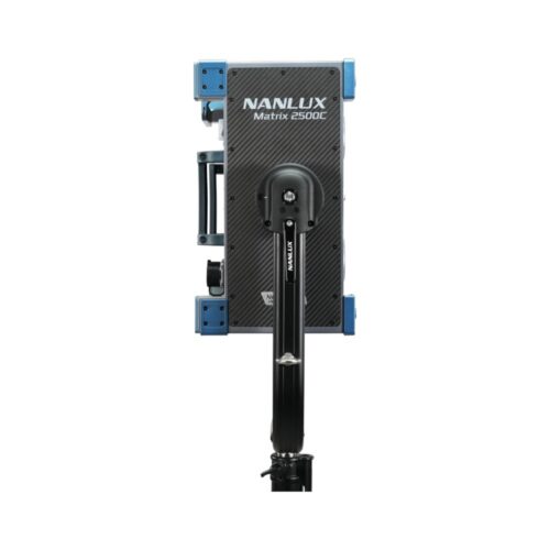 Nanlux Evoke Matrix 2500C Full-color Multi-Source Spot Light Kit in Flight Case küljelt vaade
