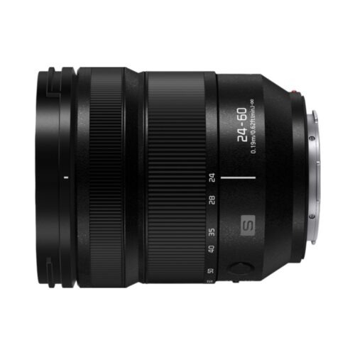 Panasonic Lumix S 24-60mm F/2.8 küljelt vaade