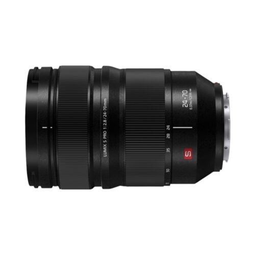 Panasonic Lumix S PRO 24-70mm F/2.8 küljelt vaade