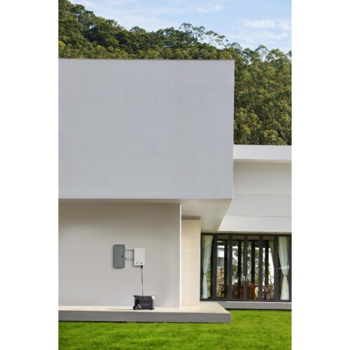 EcoFlow Smart Home Panel Combo paigaldatuna maja seinale