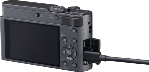 Panasonic Lumix DC-TZ300 tagant vaates, USB-C kaabel laadimispordis