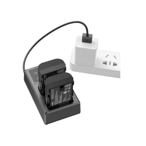 SmallRig-3821-LP-E6NH-Battery-Charger-Kit_laadimine