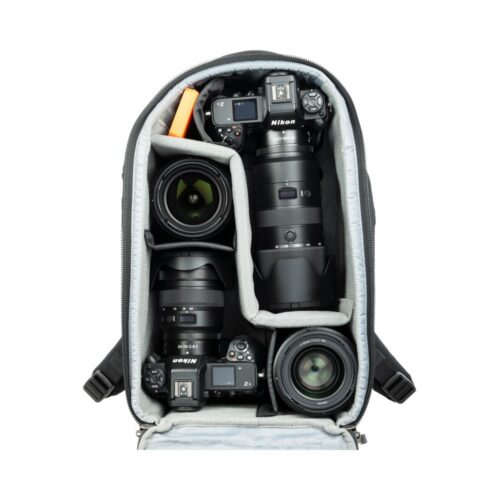 Walker Pro 24L sisemus kahe Nikon Z9 kaamera ja kolme objektiiviga