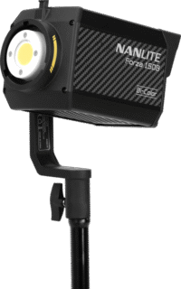 Nanlite Forza 150B LED-pea lähivaade sooja valgusega