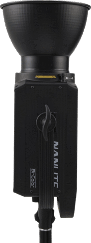 Nanlite FS-300B külgvaade statiivil ilma reflektorita
