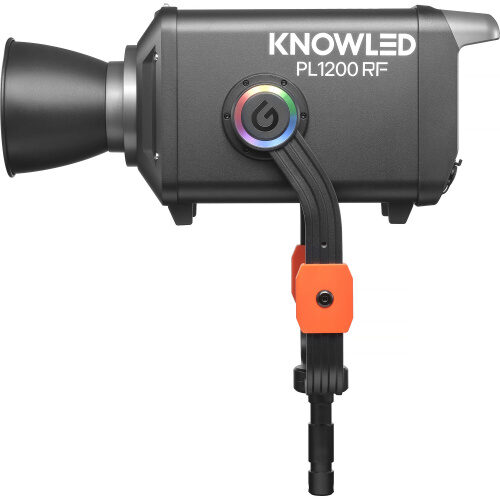 Godox PL1200RF Knowled külgvaade koos paigaldatud reflektoriga