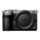 Nikon Z5IIc kere hõbe eest vaates kaitsekorgiga