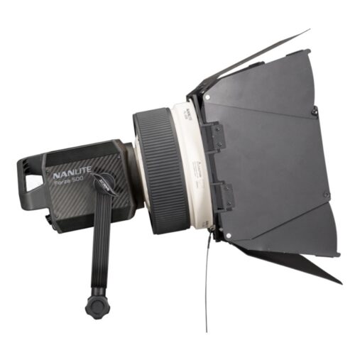 NANLITE-FL-20G-Fresnel-for-Forza_paremalt-küljelt-valgustiga