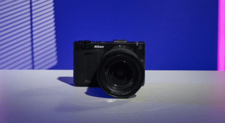 Nikon ZR kampaania – Nikon ZR kinokaamera sinise ja roosa valguseg