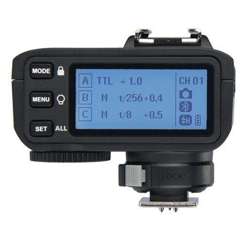 Godox X2T-P päästiku taustvalgusega LCD-ekraan ja nupud
