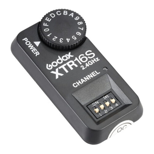 Godox XTR-16S välguvastuvõtja eest ja tagant, ühenduskontaktid
