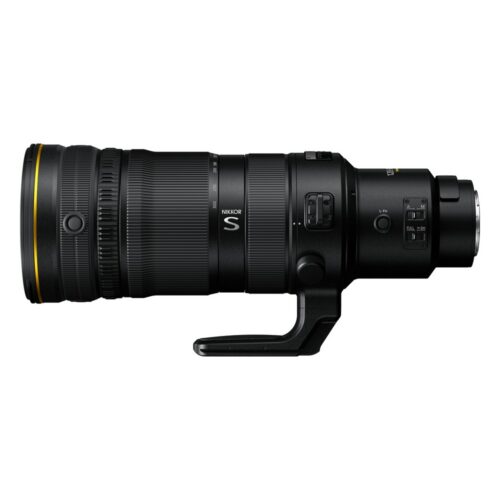 Nikon NIKKOR Z 120-300mm f/2.8 TC VR S küljelt: A/M fookuslüliti, FULL/∞–6 m fookusvahemiku lüliti, L-Fn nupp ja Arca-Swiss ühilduv statiivijalg