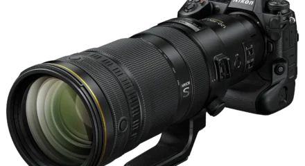 NIKKOR Z 120-300mm f/2.8 TC objektiiv Nikon Z kaameral, vaade eest