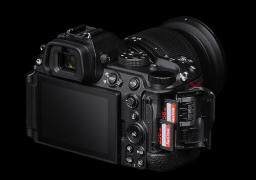 Nikon Z5II kaks SD-kaardi pesa