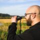 Nikon PROSTAFF P3 binokkel kasutuses looduses